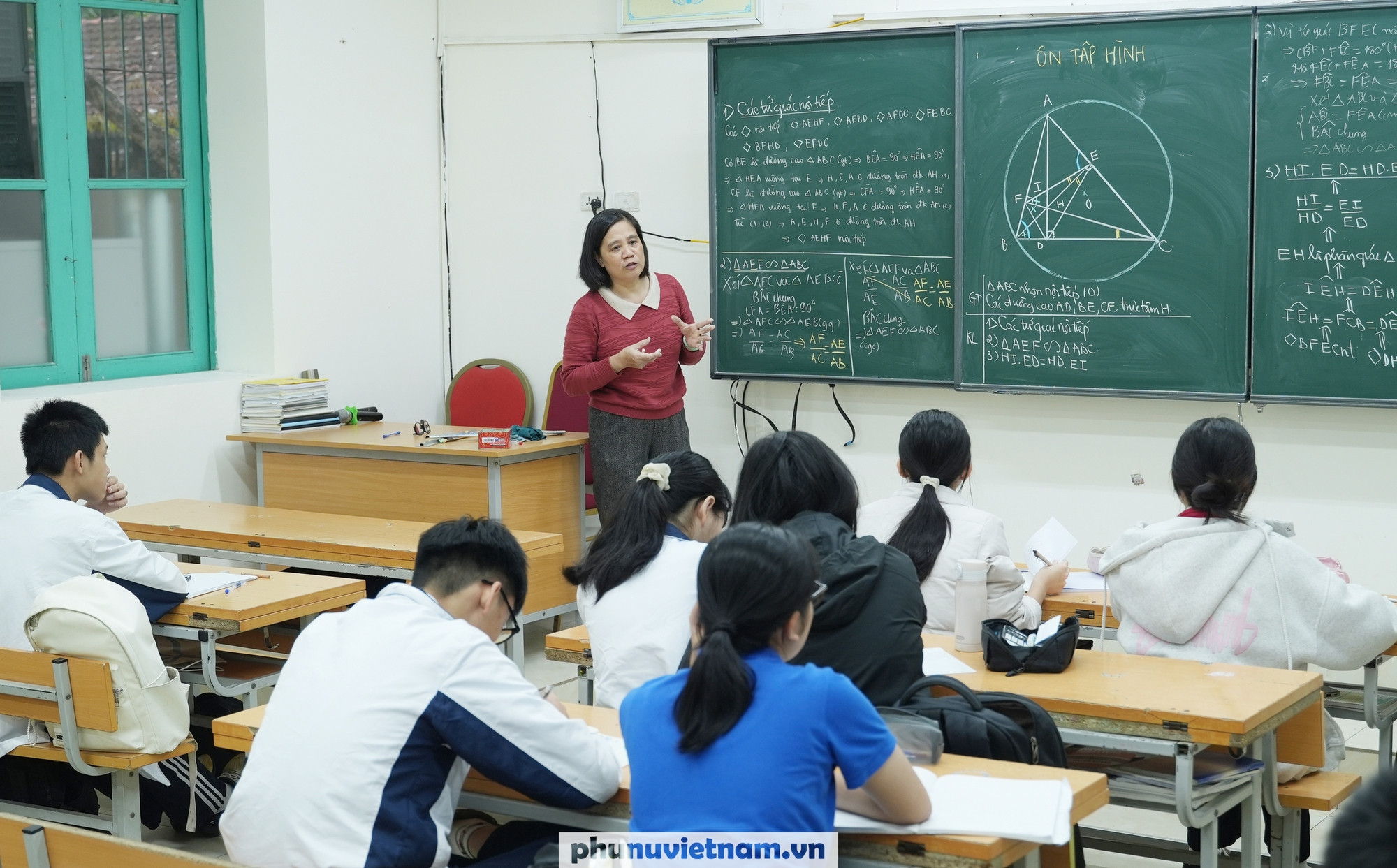 Thi vào lớp 10 công lập: Học sinh căng thẳng chạy đua với thời gian, phụ huynh