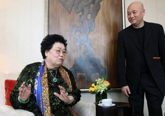 Vợ tỷ phú qua đời, 'Đường Tăng' Trì Trọng Thụy nhận bao nhiêu từ khối tài sản 6,8 tỷ USD? - Ảnh 2.