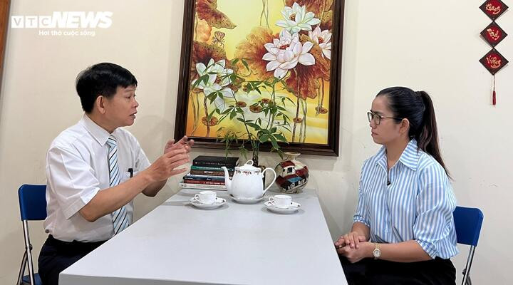 Chuyên gia kinh tế Nguyễn Hoàng Dũng cho rằng giá hàng quán khó giảm ngay do “hiệu ứng bánh răng” và độ trễ thị trường.