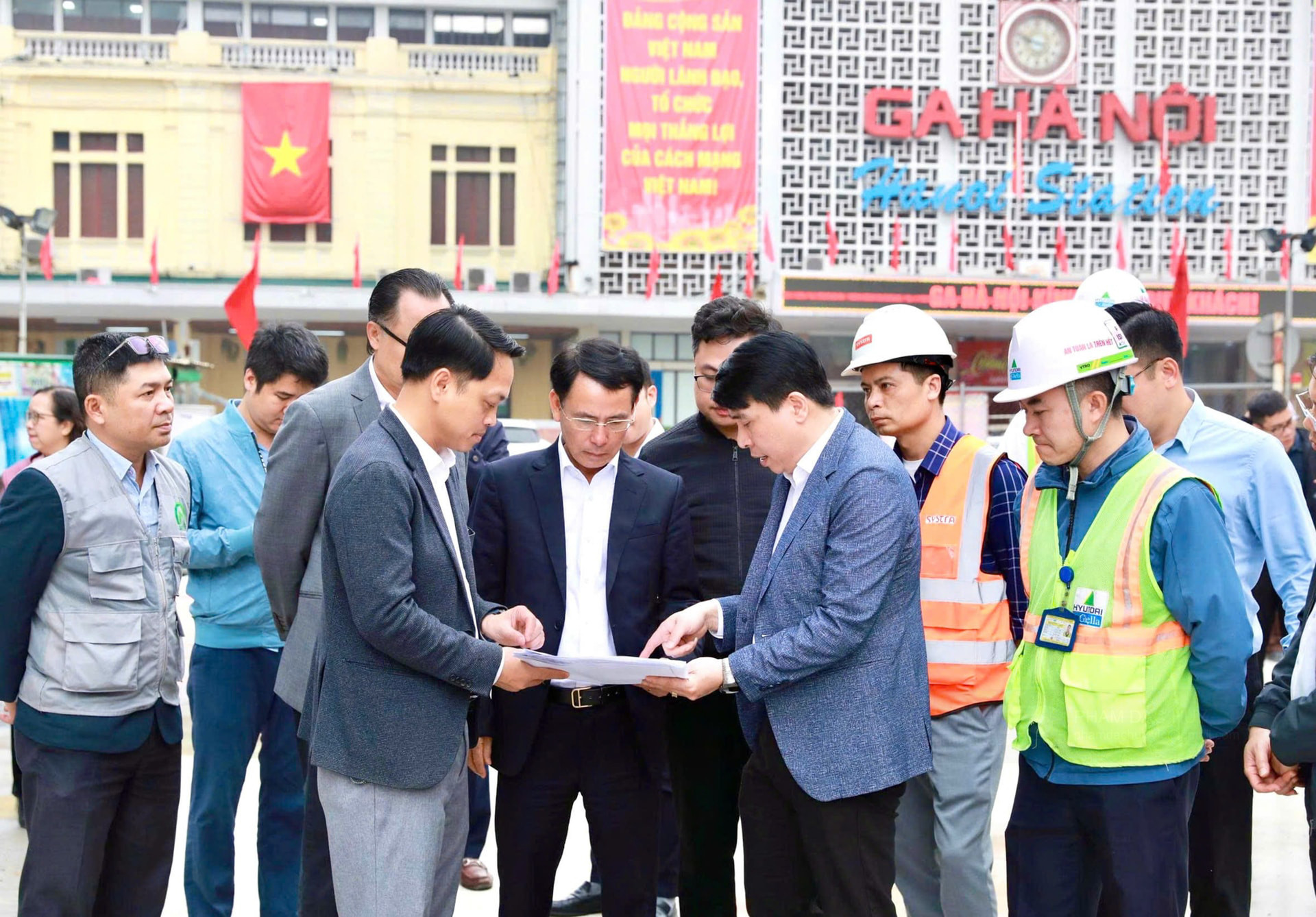 Lô cốt metro Nhổn-ga Hà Nội án ngữ gần chục năm, phố trung tâm thành 'phố chết' - 24