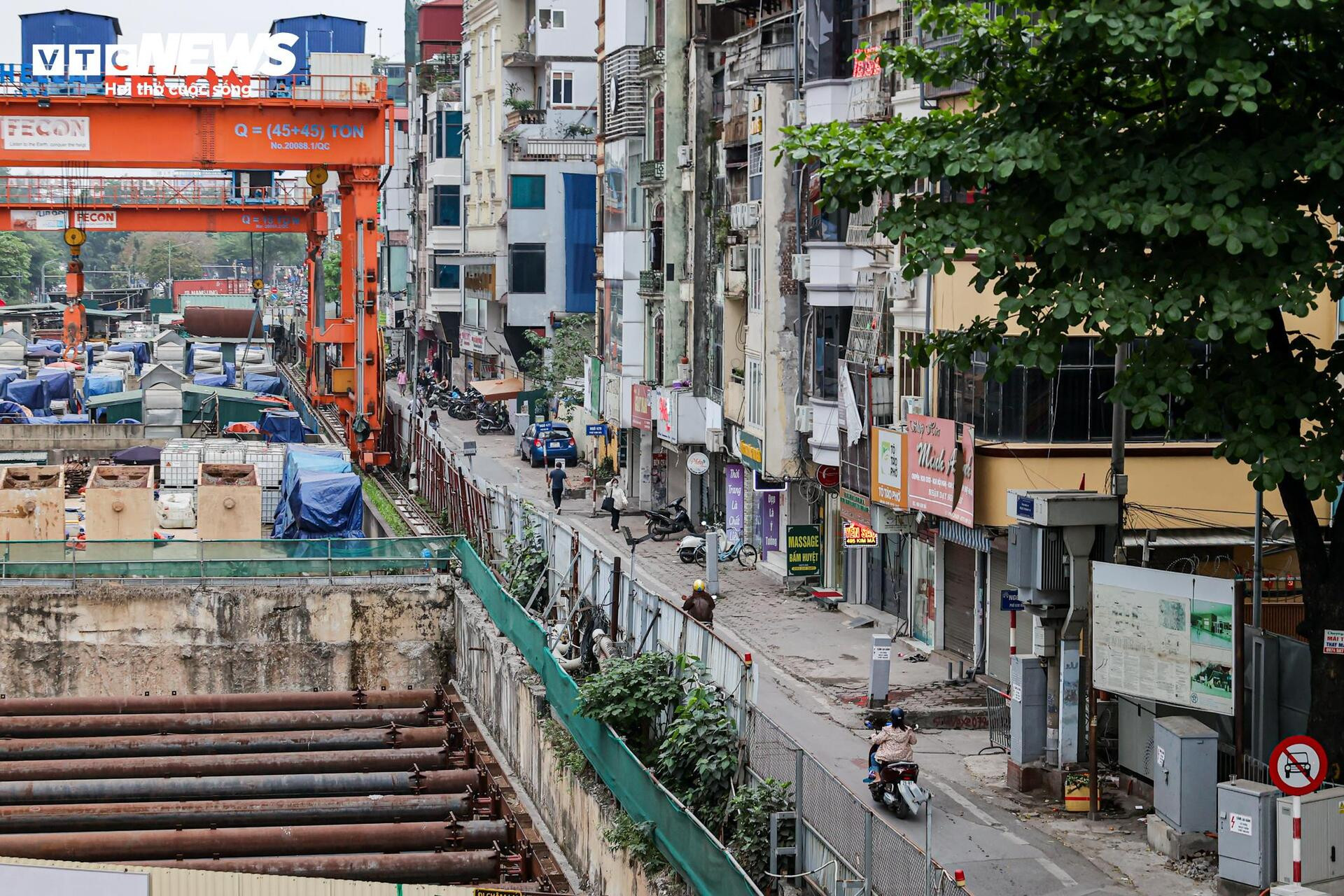 Lô cốt metro Nhổn-ga Hà Nội án ngữ gần chục năm, phố trung tâm thành 'phố chết' - 5