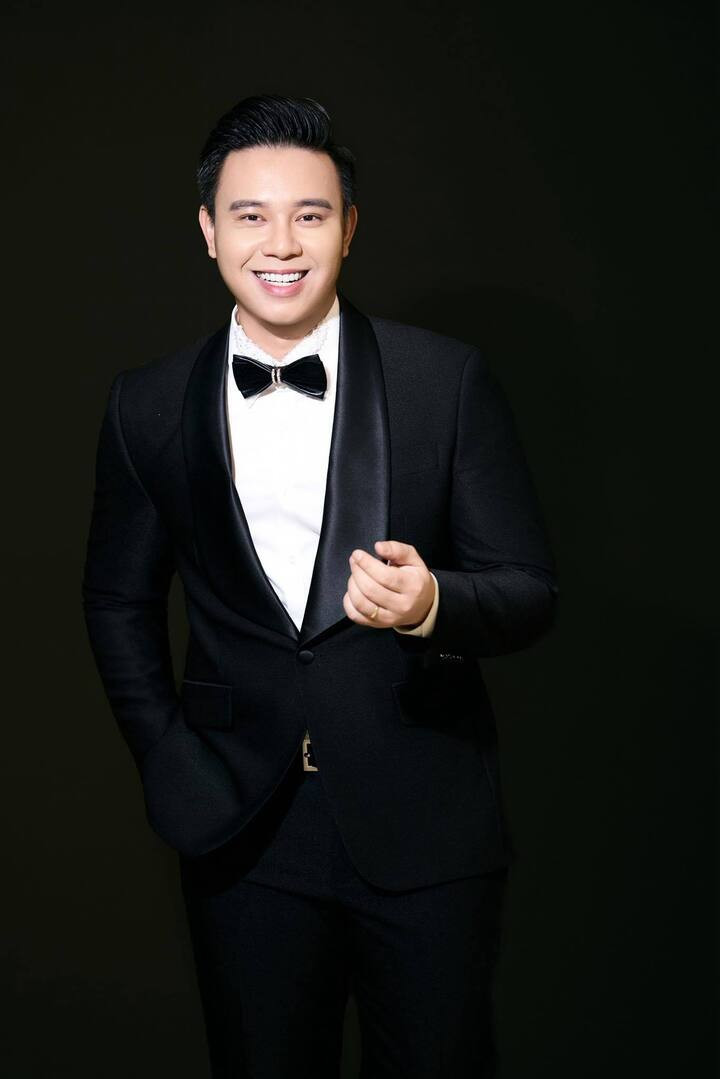 Ca sĩ Đông Hùng tham gia chương trình Anh trai vượt ngàn chông gai mùa 2.