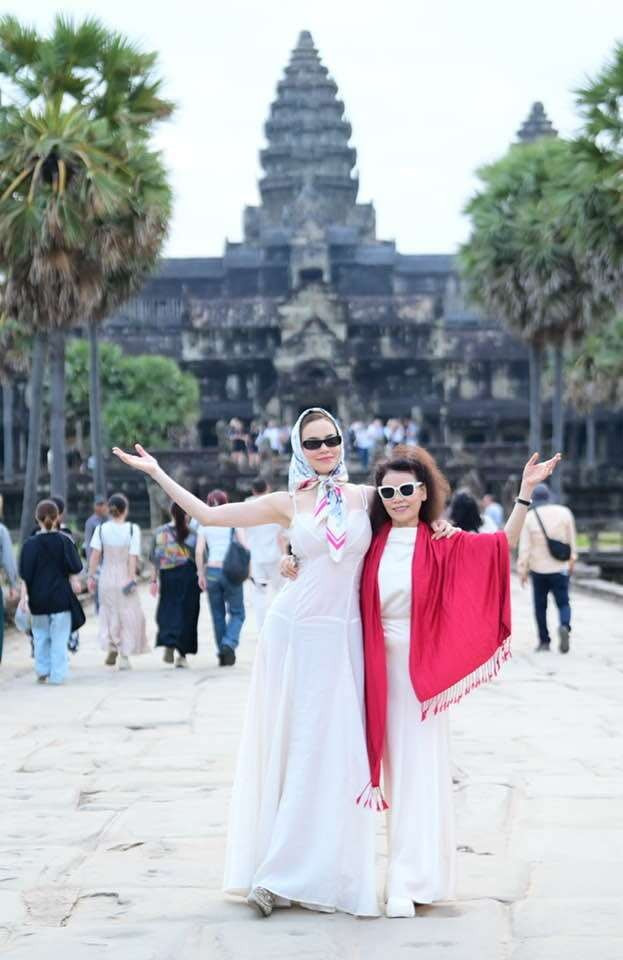 Hồ Ngọc Hà khoe khoảnh khắc bên mẹ ruột.
