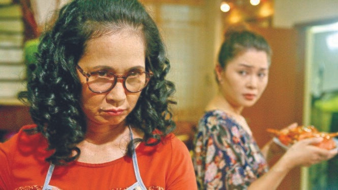 Hình ảnh mẹ chồng khó tính của NSND Lan Hương trên màn ảnh được khán giả nhớ nhiều.