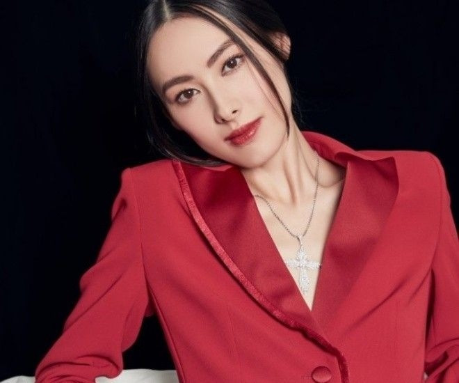Người đẹp lai làm tình nhân của ông chú hơn 22 tuổi có 166 nghìn tỷ, ngày bỏ nhau 3 con trai không được 1 xu插图