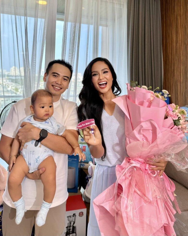 Vợ chồng H'Hen Niê chia sẻ về con