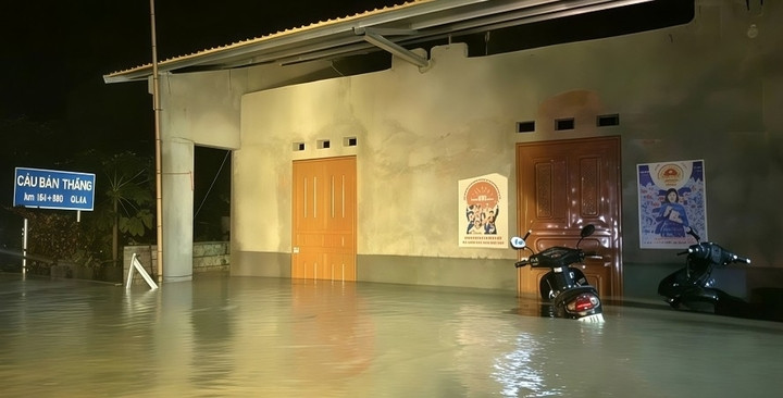 Khu vực cầu Bản Thầng, xã Lý Quốc bị ngập sâu do mưa lớn. (Ảnh: Báo Cao Bằng).