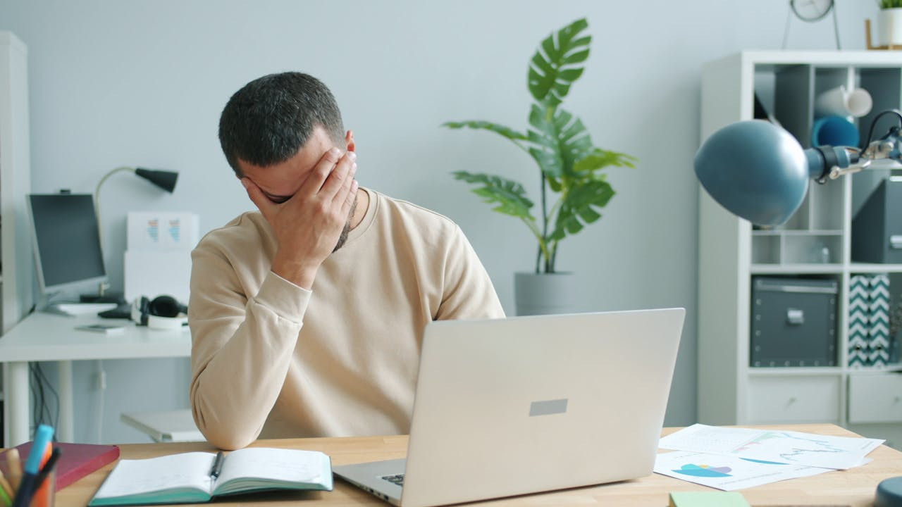 Bố vợ hứa cho tài sản chục tỷ, chàng rể chết lặng khi nghe điều kiện đi kèm插图 gia-dinh.jpg