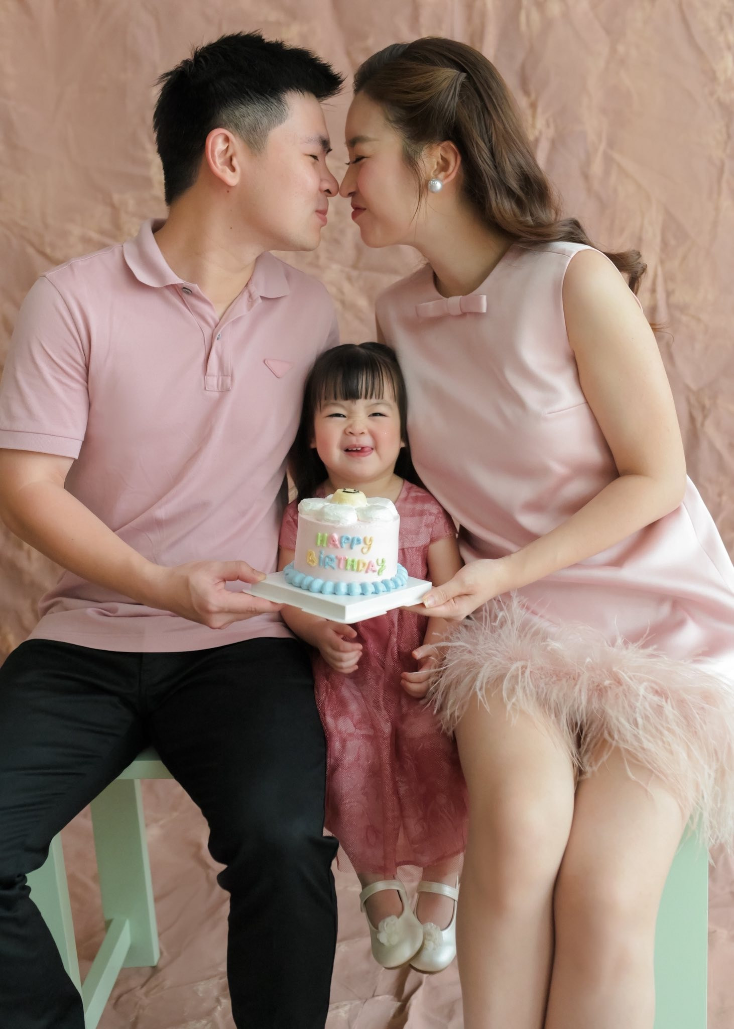 Bé Titi được nhận xét là có tính cách hoạt bát và không rụt rè trước ống kính.