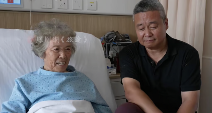 Người mẹ là hậu phương vững chắc để Đường Kiện vực dậy sự nghiệp. (Ảnh: SCMP)
