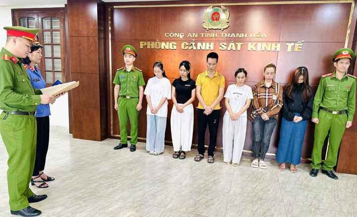 Cơ quan CSĐT Công an tỉnh Thanh Hóa thi hành quyết định khởi tố vụ án, khởi tố bị can