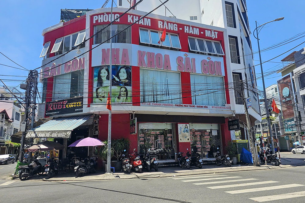kham xet nha khoa 2.png