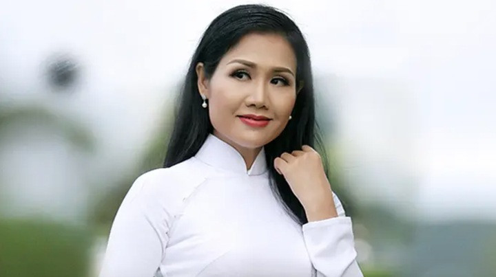 Thạch Thảo vẫn giữ được vẻ đẹp dịu dàng sau nhiều năm.