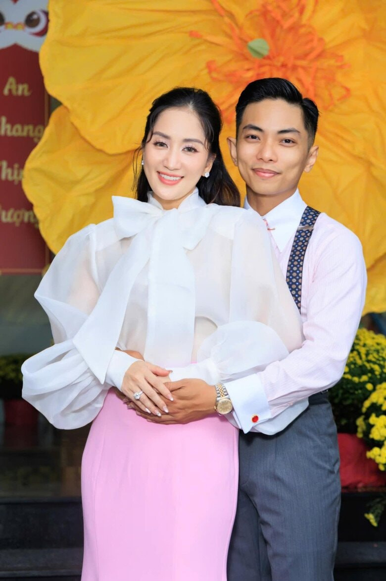 Khánh Thi thích gia đình đông con không ngại chuyện sinh nở