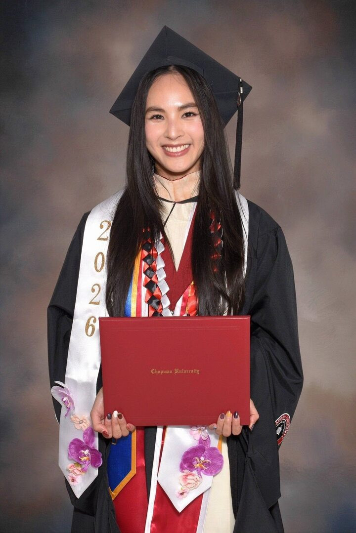 Á hậu Quỳnh Nga vừa hoàn thành chương trình Thạc sĩ Quản trị Kinh doanh (MBA) tại Chapman University - California (Mỹ).
