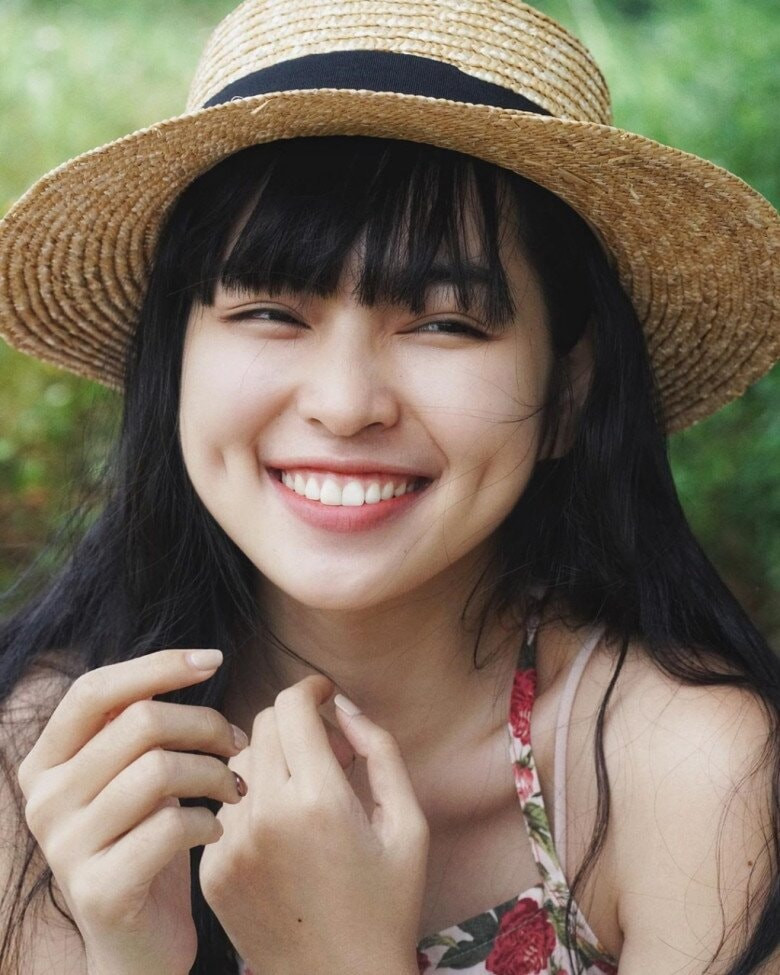 Nữ diễn viên Đỗ Khánh Vân vẫn duy trì phong cách rạng rỡ sau nhiều năm gia nhập làng giải trí.