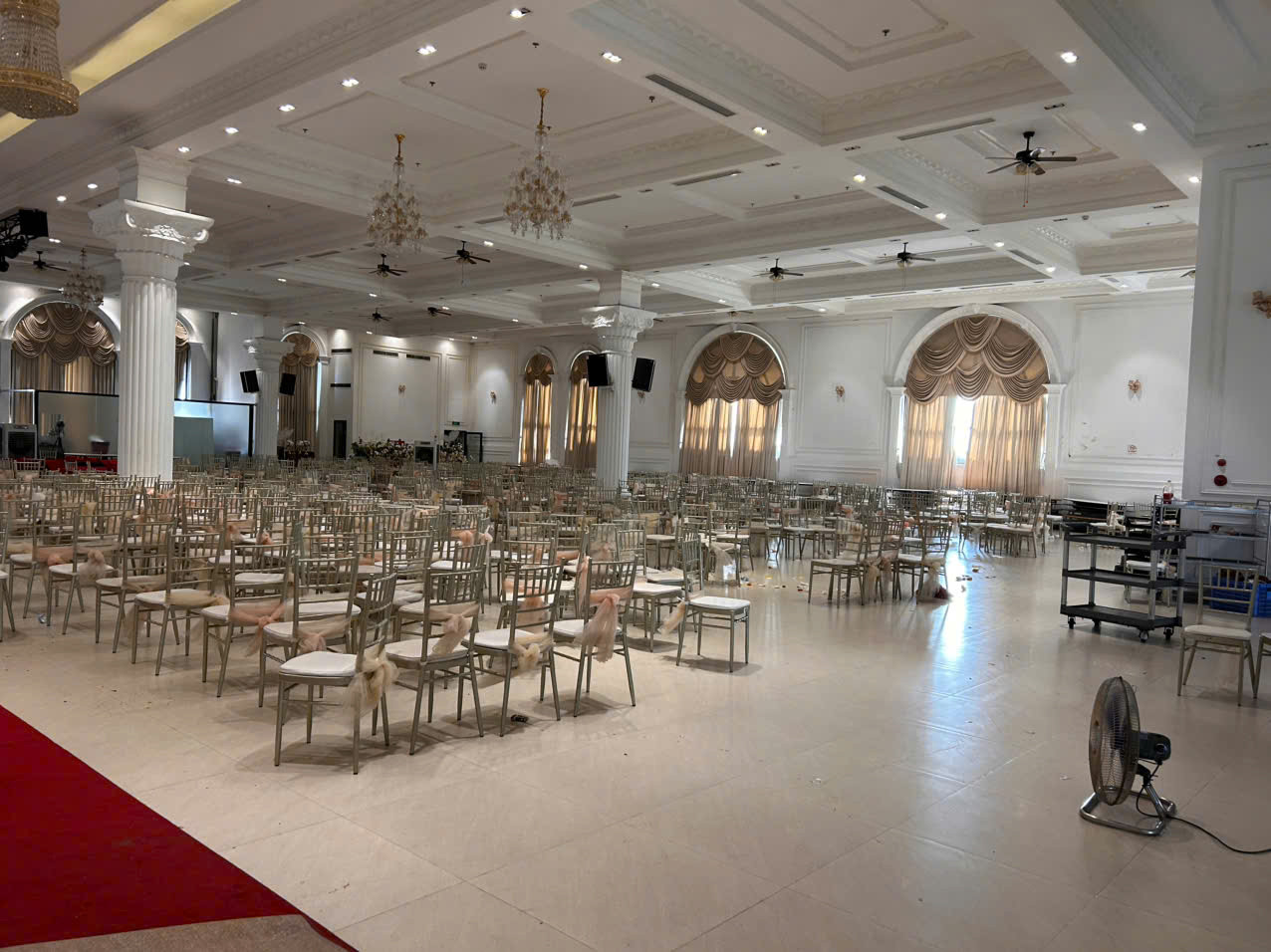 Hà Nội: Xác minh nhóm học sinh THPT đánh nhau trong lễ trưởng thành- Ảnh 2.