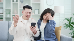 Yêu cầu của chị dâu khiến vợ chồng tôi khó xử. (Ảnh: Shutterstock)