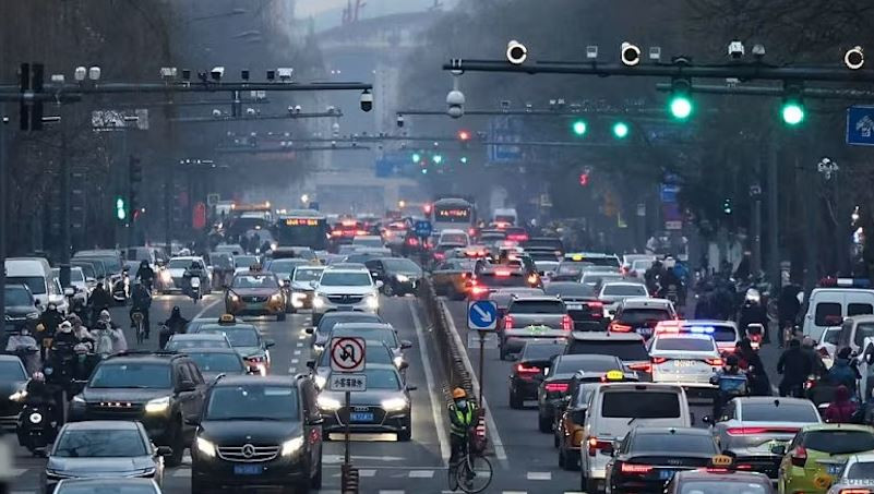 Xe khách tông đuôi xe tải, 13 người tử vong - Ảnh 1.
