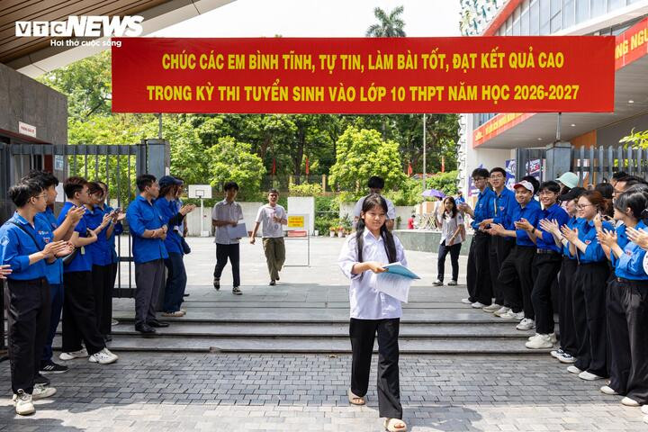 Sáng nay (30/5), các thí sinh Hà Nội hoàn thành môn thi đầu tiên kỳ thi tuyển sinh vào lớp 10 công lập năm học 2026 - 2027.