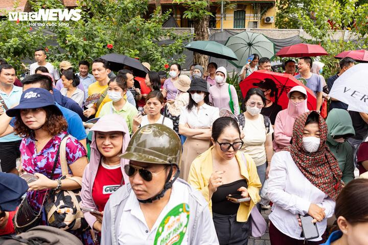 Thí sinh Hà Nội 'trúng tủ' Văn vào lớp 10, tự tin điểm 9, khoe viết bài 'đỏ cả tay' - 3