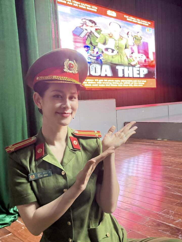 Diễn viên Lưu Huyền Trang hiện công tác tại Nhà hát Kịch Công an Nhân dân.