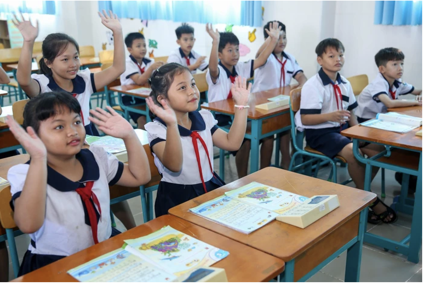 Quá tải trường lớp, TPHCM mở chiến dịch 150 ngày đêm  - Ảnh 2.