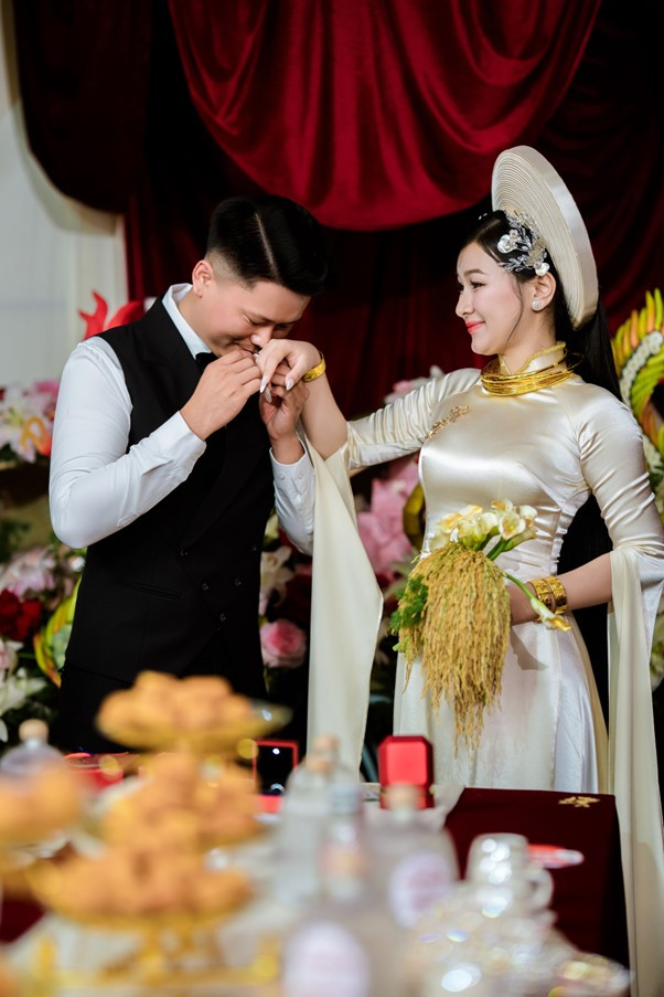 Bó hoa cưới độc lạ của cô dâu miền Tây gây sốt cõi mạng - Ảnh 4.