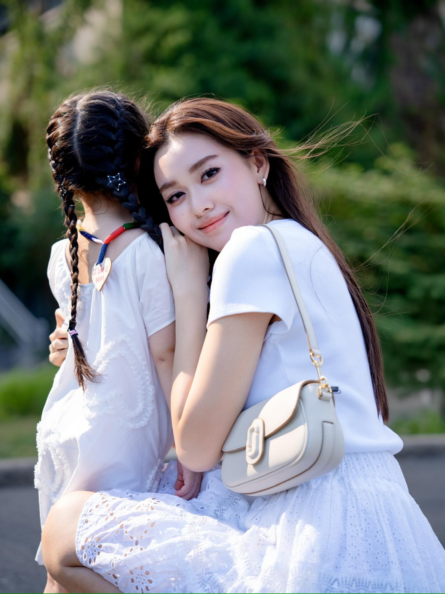 Nghi vấn Á hậu gen Z bí mật mang bầu cho chồng đại gia: Lộ bằng chứng vì 1 câu hỏi hớ giữa sự kiện!插图2 nghi-van-a-hau-gen-z-bi-mat-mang-bau-cho-chong-dai-gia-lo-bang-chung-vi-mot-cau-hoi-ho-giua-su-kien-anh-2-1780107975.jpg