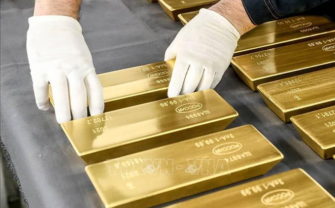 Giá vàng hôm nay tiếp tục lao dốc. (Ảnh minh họa: Tass/TTXVN)