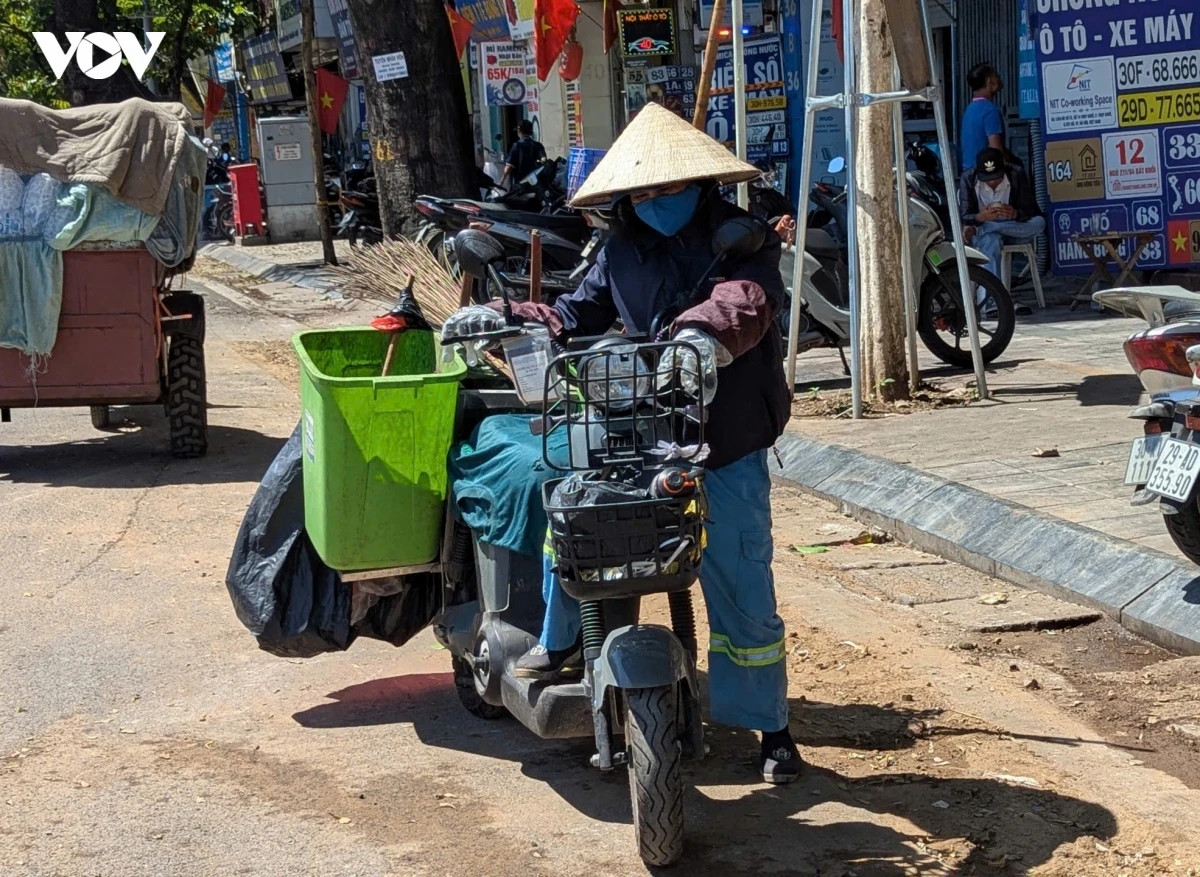 nang nong cuc doan vi sao nguoi tre khoe manh van bat ngo nga quy hinh anh 1