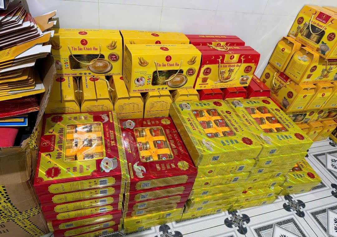 Khởi tố 2 bị can làm giả sản phẩm Yến sào khánh hòa tại Đồng Tháp - Ảnh 1.