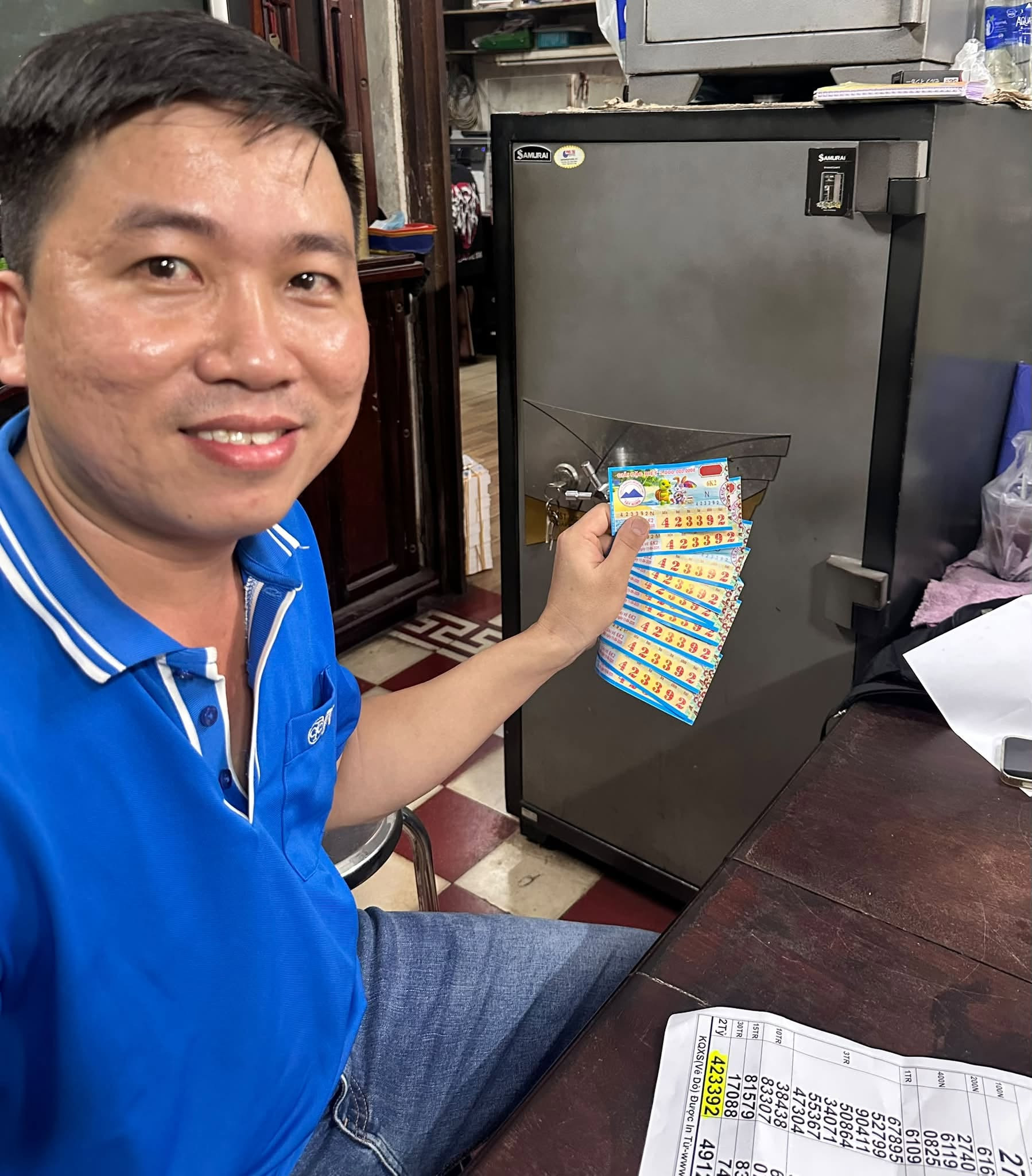Người phụ nữ bán rau chợ đầu mối trúng 22 tỉ đồng xổ số miền Nam - Ảnh 2.