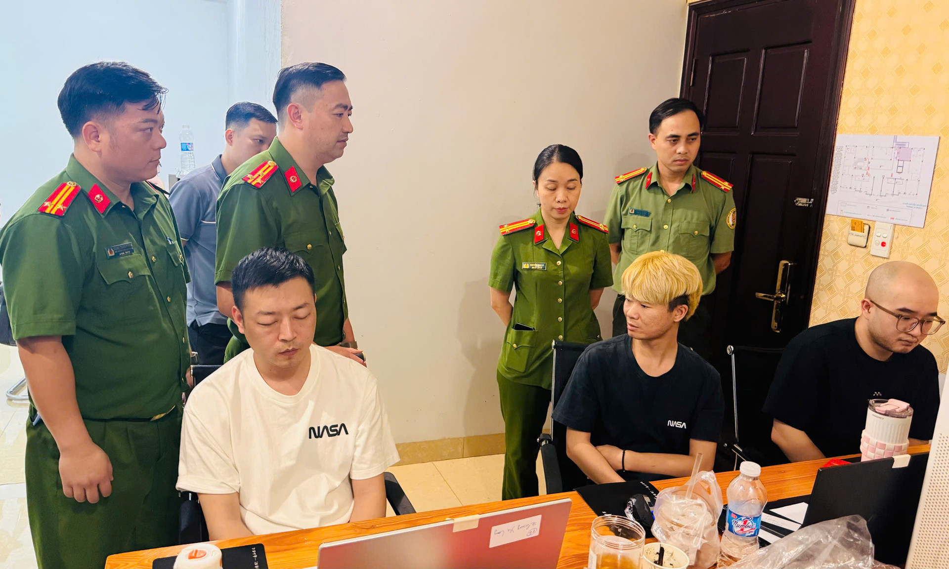 Bên trong khách sạn là 'trụ sở' của ổ lừa đảo xuyên quốc gia vừa bị triệt phá - 3