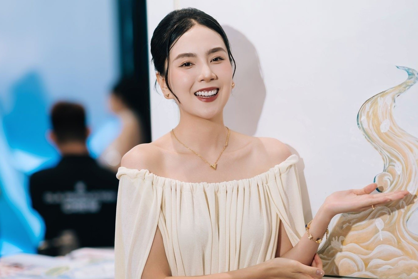 Mai Ngọc kể hành trình từ nữ MC bận rộn thành mẹ bỉm toàn thời gian插图6 Mai Ngọc kể hành trình từ nữ MC bận rộn thành mẹ bỉm toàn thời gian插图6