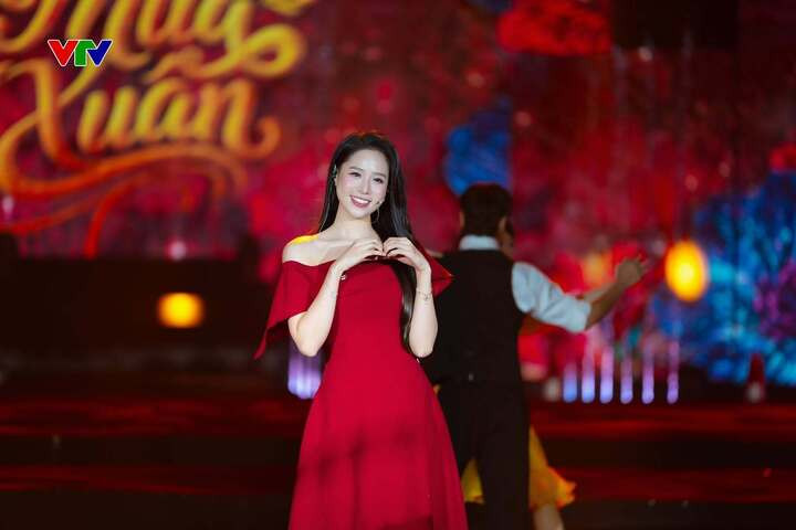 Sau nhiều năm gắn bó với Ban Thể thao, Bảo Châu trở thành gương mặt quen thuộc với khán giả truyền hình qua các chương trình thể thao như