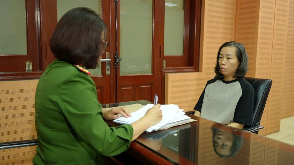 Nữ giám đốc ở Hà Nội bị khởi tố vì buôn lậu hàng nghìn tấn chân gà đông lạnh插图1 aaaaaaaaaaaaa.jpg
