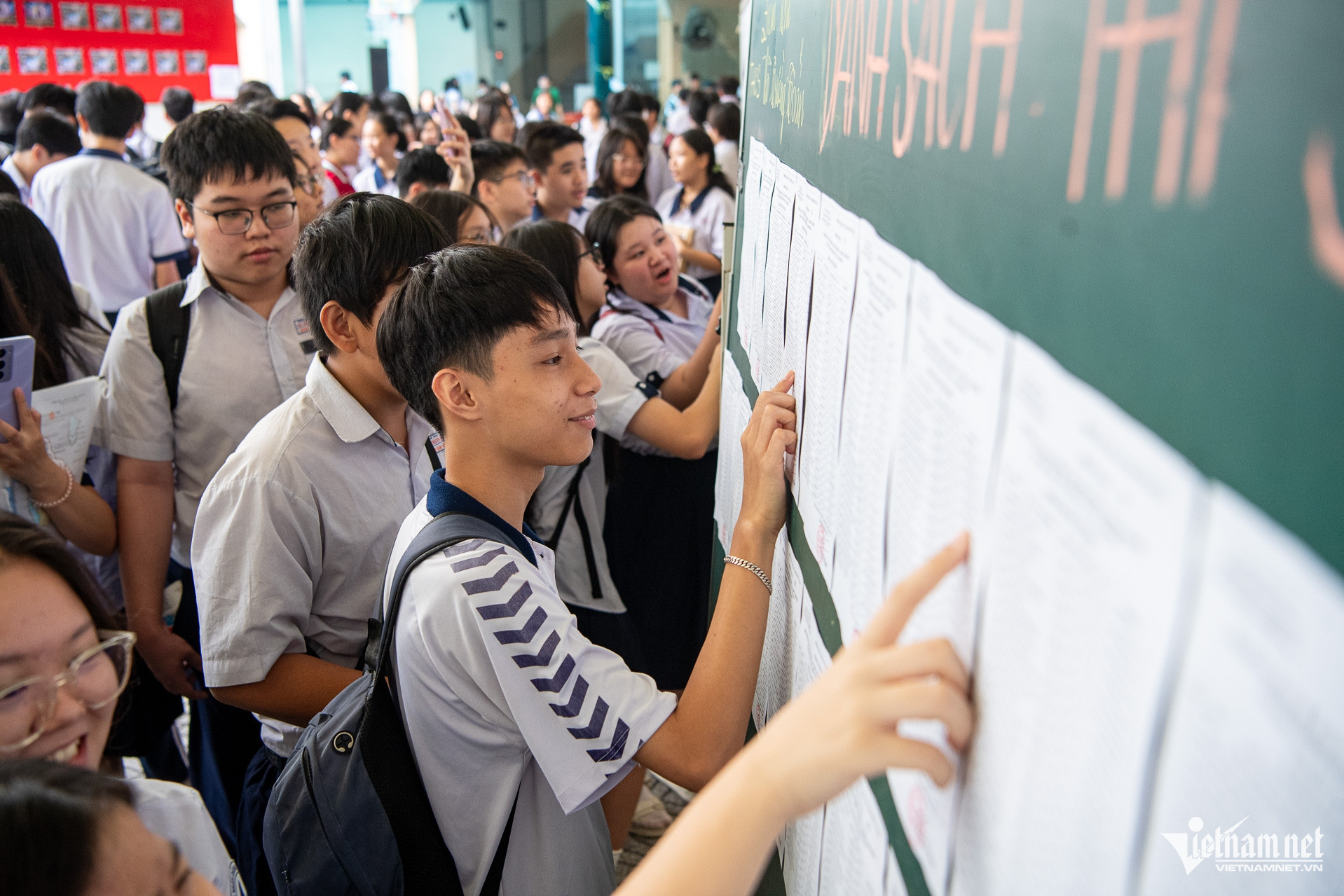 W-Kì thi lớp 10 tại TPHCM năm 2026  Tuấn Hùng 45.jpg