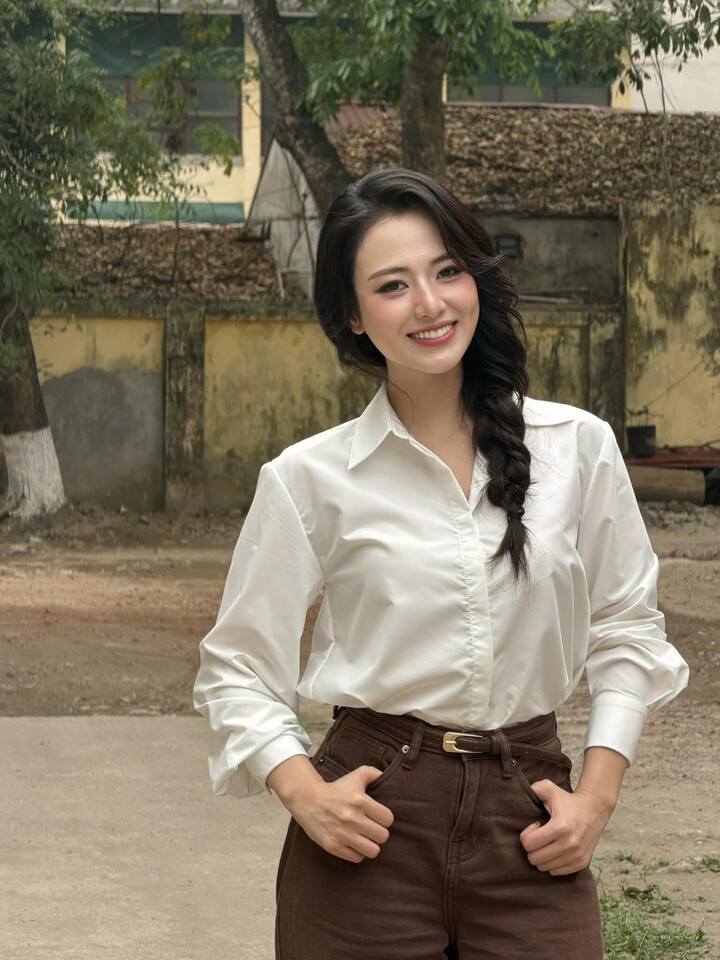 Để chuẩn bị cho vai diễn, cô phải tìm hiểu nhiều và thường xuyên phải phát triển nhân vật ở nhà trước khi ra hiện trường. Chưa kể Việt Hoa phải đi học võ để phục vụ cho các cảnh hành động. Cô cho biết phải rất cố gắng thực hiện các cảnh hành động để không bị thương và đảm bảo tiến độ sản xuất.
