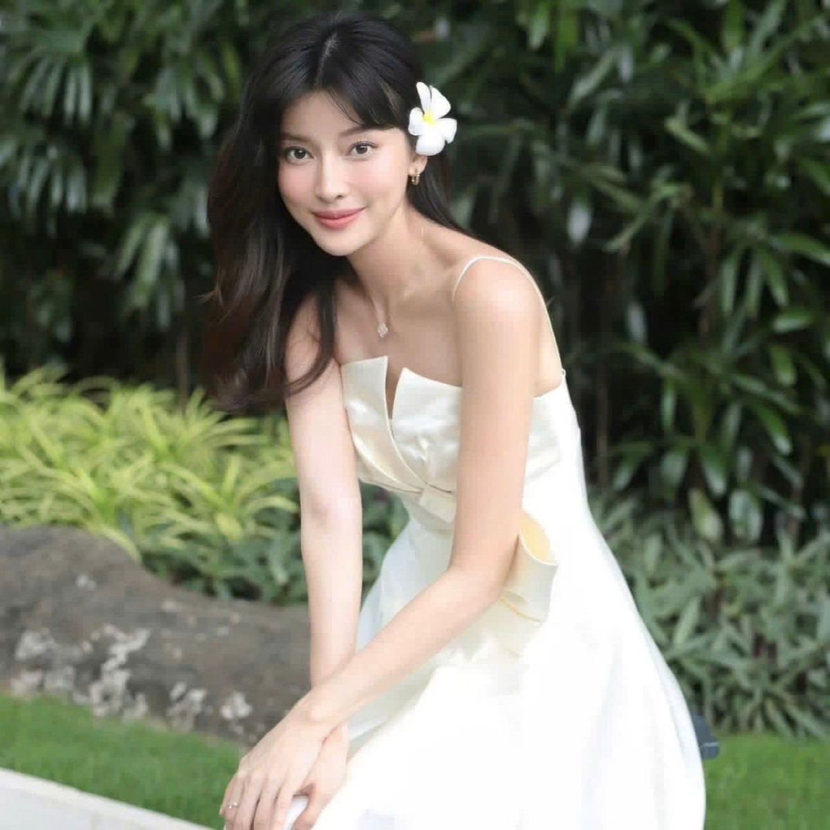 MC Trấn Thành hôn Hari Won trong ngày vui, diễn viên Tùng Dương hạnh phúc bên vợ 4插图4 batch_z7963785423517_a2d344ffa97b0d7cd587b729efc13381.jpg