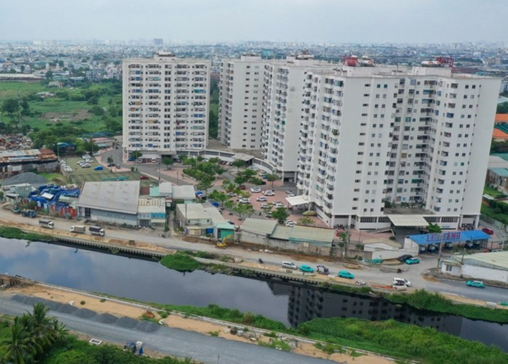 Khu nhà ở cho thuê 49 năm tại phường Tân Tạo do doanh nghiệp tư nhân đầu tư. (Ảnh: Lê Thành)
