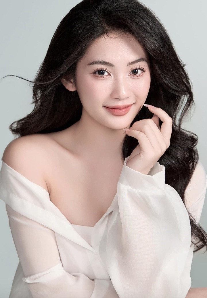 Chia sẻ về lý do đại diện cho đội tuyển Bồ Đào Nha, người đẹp tiết lộ cô là một