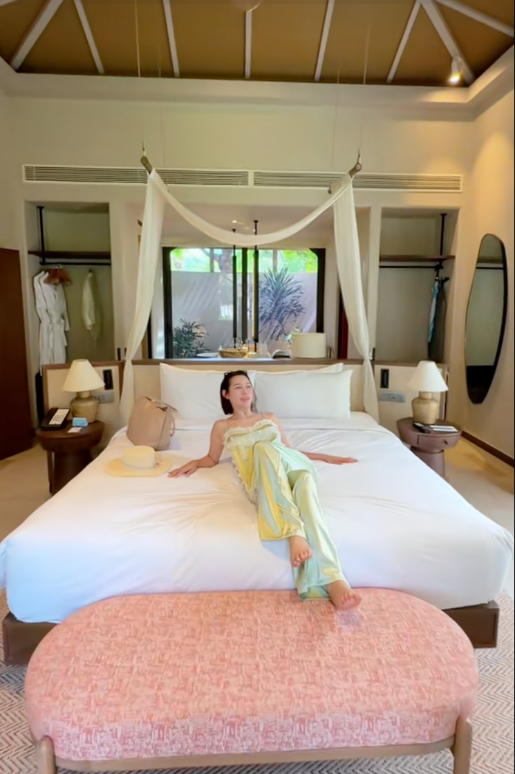 Không phải sao lớn nhưng đám cưới của bà trùm nông sản lại toàn cái