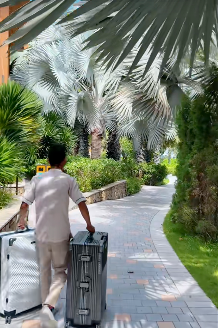 Không phải sao lớn nhưng đám cưới của bà trùm nông sản lại toàn cái