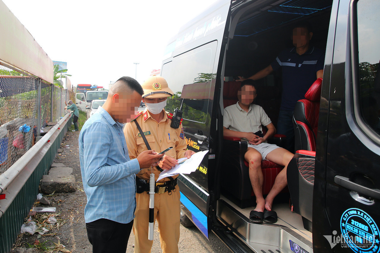 w xe kinh doanh hop dong 6 1 1058 2517.jpeg
