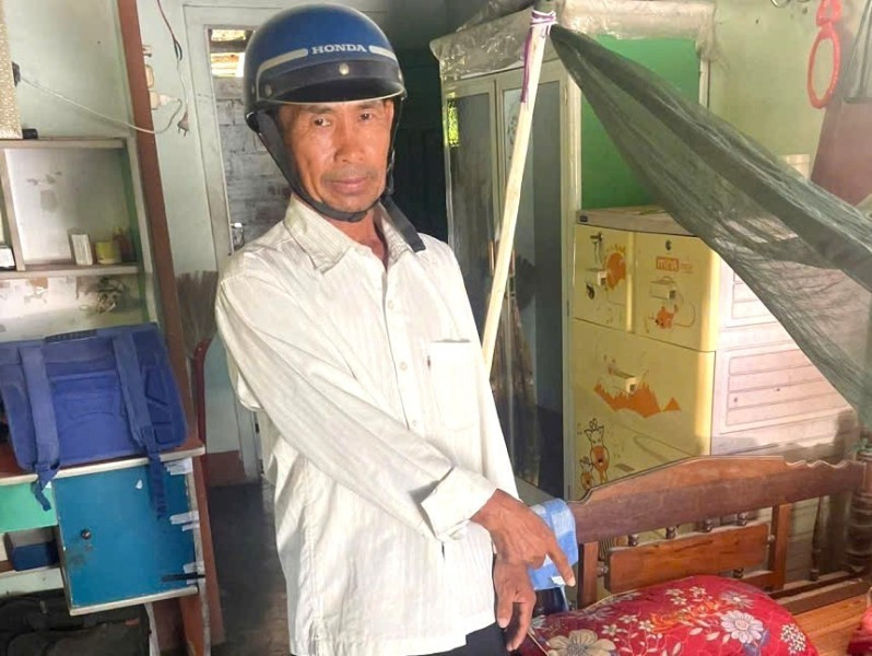 Cướp tiền cùng vé số.jpg