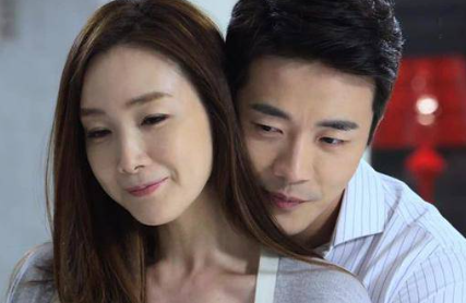 Mẹ chồng bĩu môi khi nhà gái không trao vàng cưới cho con dâu, cuối tiệc mới hiểu mình đã vội đánh giá - Ảnh 1