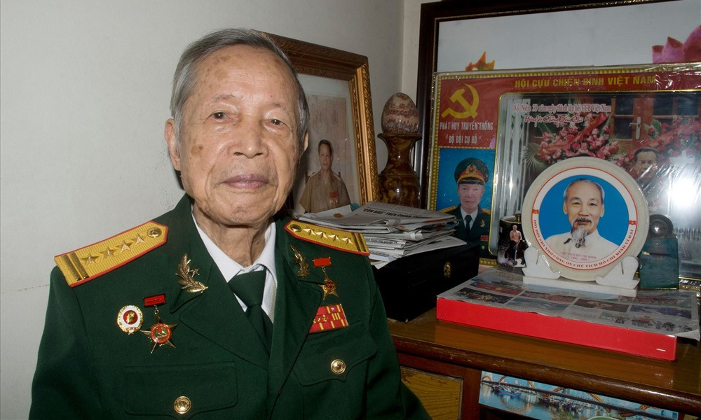Đại tá, Anh hùng Lực lượng vũ trang Nhân dân La Văn Cầu. (Ảnh: Trần Vương)