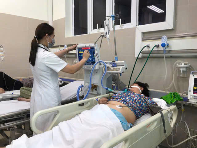 Bác sĩ cảnh báo thói quen bù nước phản tác dụng ngày nắng nóng - Ảnh 3.