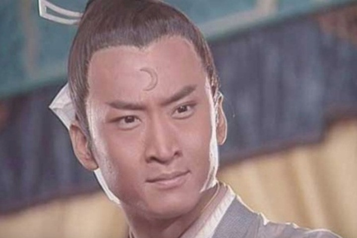 Con đường trở thành tỷ phú của 'Bao Công thời trẻ kinh điển nhất màn ảnh' - 1